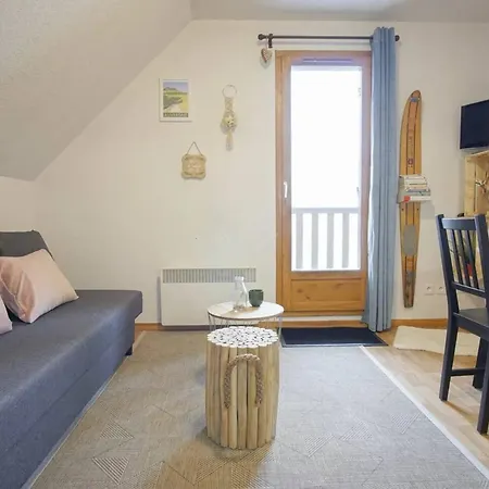 Daire Studio Charmant Avec Vue Sur Les Montagnes De Et Saint Anastaise 25 M² Balcon *