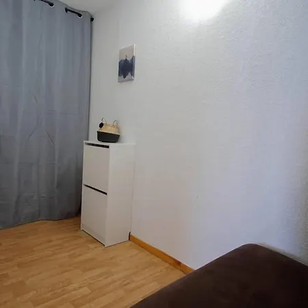 Studio Charmant Avec Vue Sur Les Montagnes De Et Saint Anastaise 25 M² Balcon